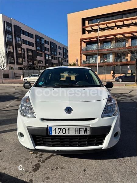 Usado Renault Clio II 75 CV (55 kW) 2011 Blanco Berlina