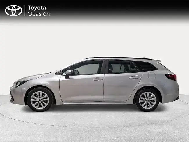 Usado Toyota Corolla Active 140 CV (102 kW) 2025 Gris / plata Familiar