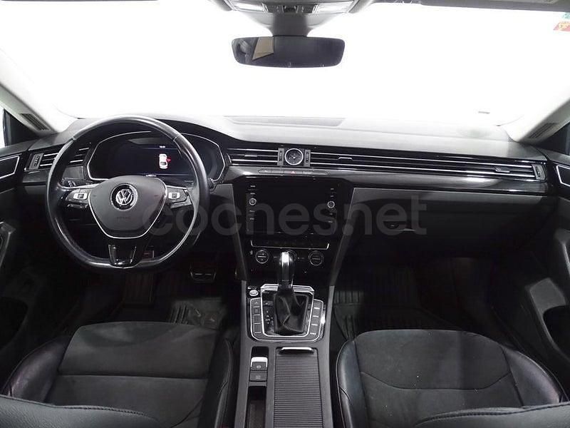 Usado VW Arteon Elegance 150 CV (110 kW) 2019 Gris / plata Utilitario