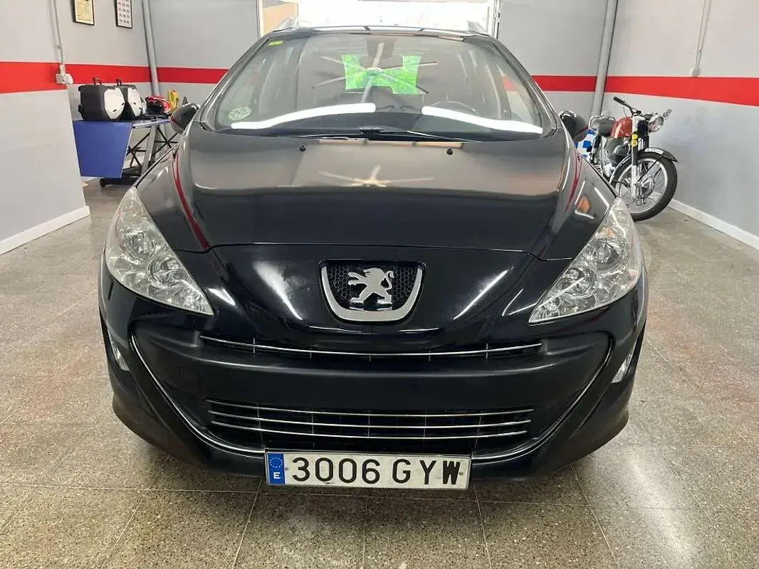 Usado Peugeot 308 SW Sportium 109 CV (80 kW) 2010 Negro Familiar