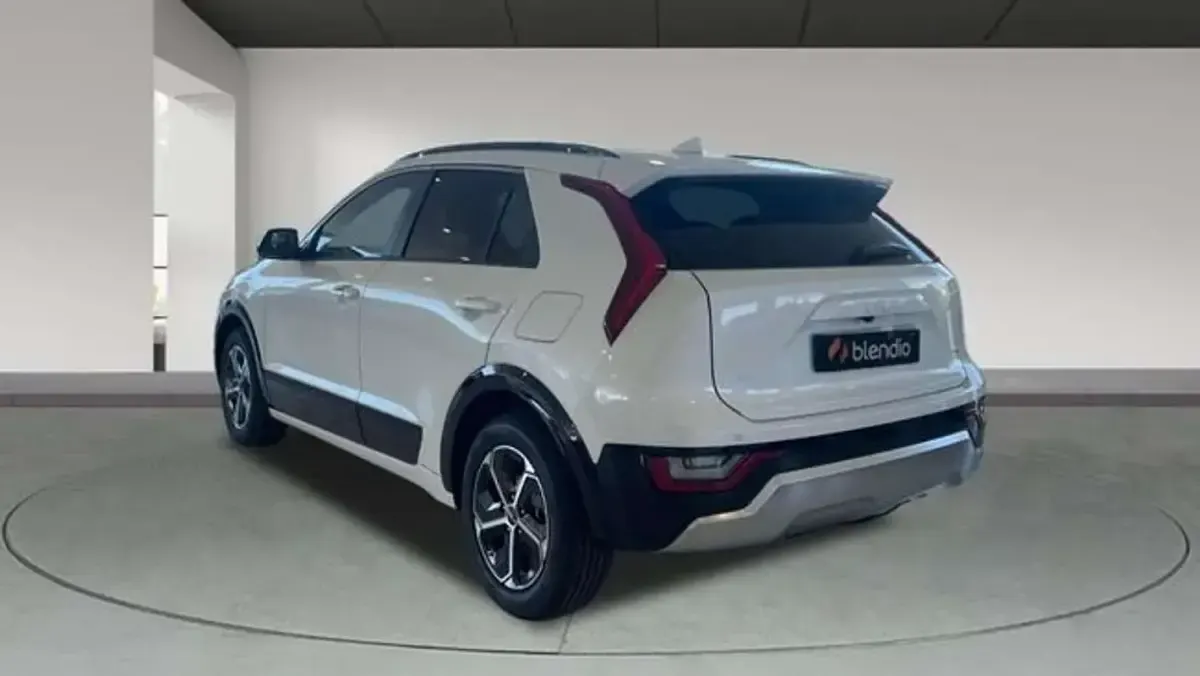 Usado Kia Niro 131 CV (96 kW) 2025 Blanco SUV
