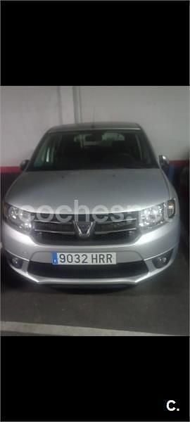 Usado Dacia Sandero Ambiance 75 CV (55 kW) 2013 Gris / plata Berlina