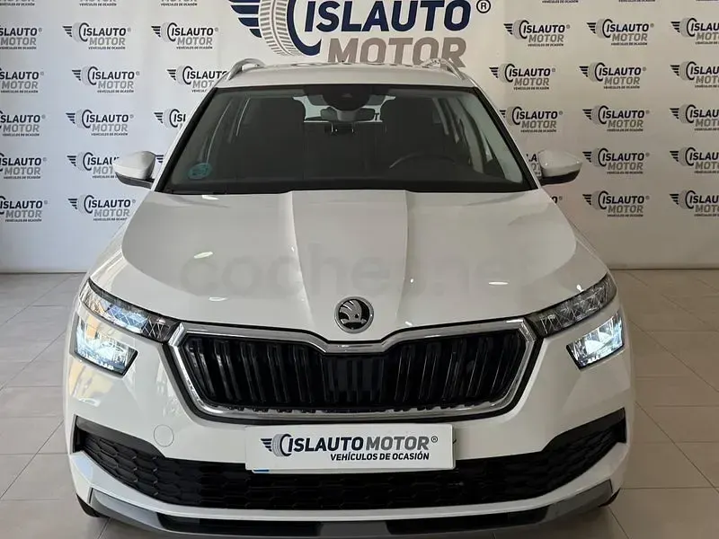 Usado Skoda Kamiq 110 CV (80 kW) 2022 Blanco SUV