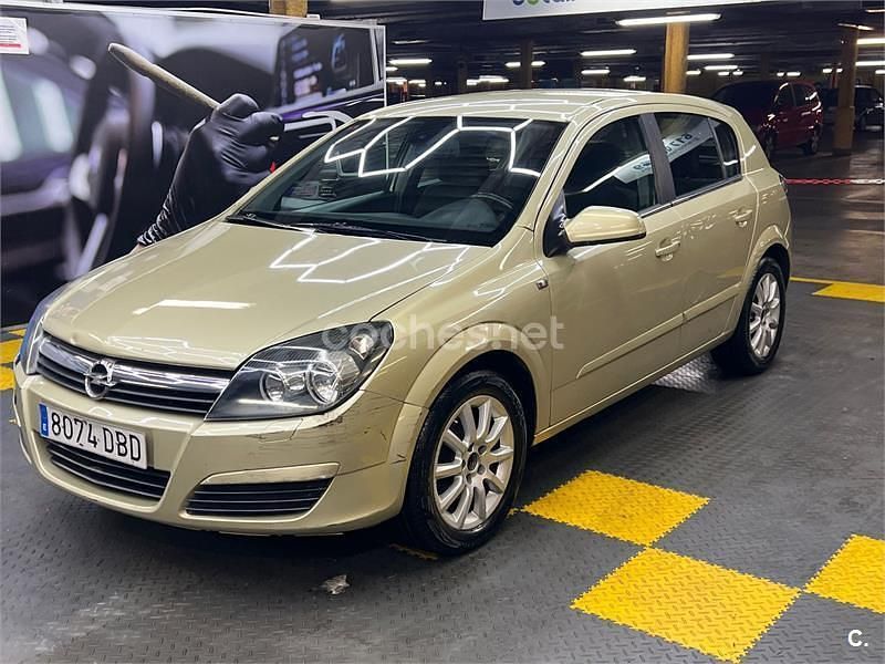 Beige Usado 2004 Opel Astra Cosmo Berlina | 1999 € (Super precio) - Imagen 1/4