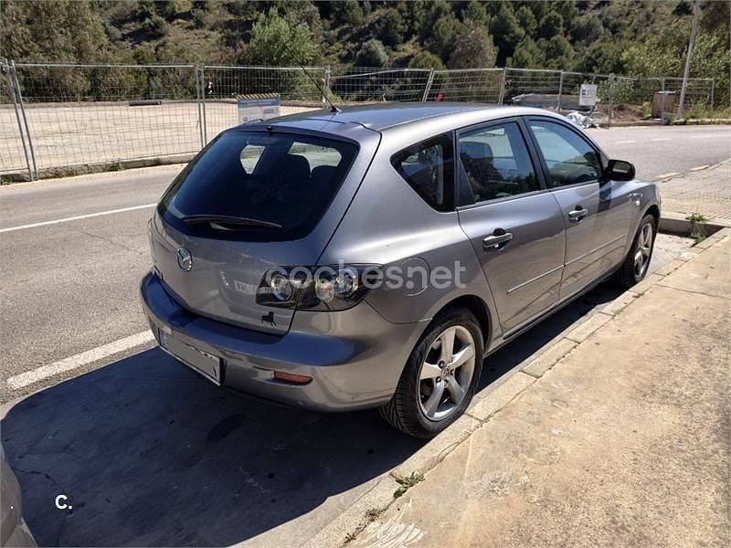 Usado Mazda 3 Active 109 CV (80 kW) 2006 Gris / plata Berlina