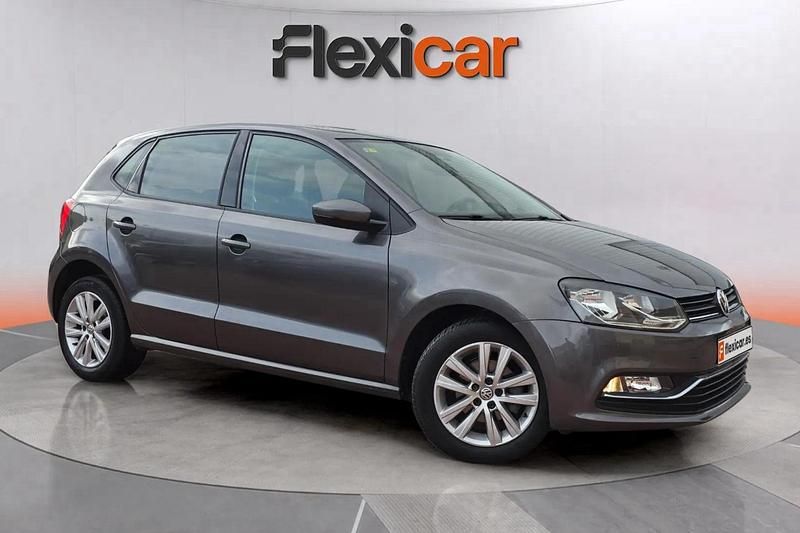 Gris Usado 2016 VW Polo Advance Berlina | 9890 € (Precio justo) - Imagen 1/4