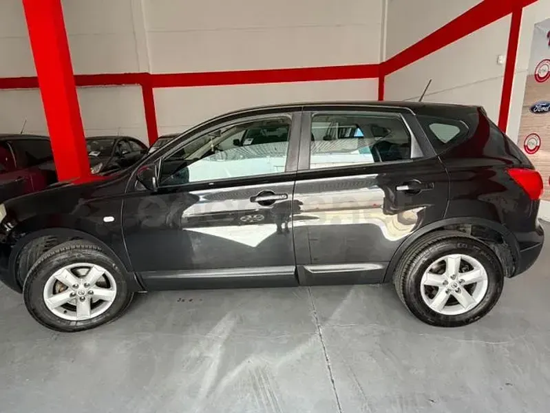 Usado Nissan Qashqai Acenta 106 CV (77 kW) 2008 Negro SUV