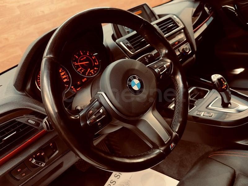 Usado BMW 118 Sport Line 150 CV (110 kW) 2016 Rojo Utilitario