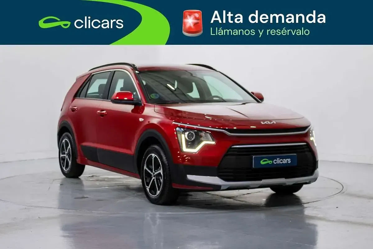 Usado Kia Niro 105 CV (77 kW) 2025 Rojo SUV