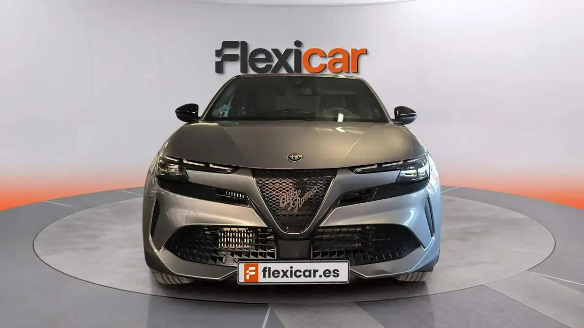 Usado Alfa Romeo Junior 136 CV (100 kW) 2025 Gris SUV