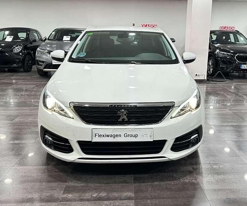 Usado Peugeot 308 Active 131 CV (96 kW) 2021 Blanco Utilitario