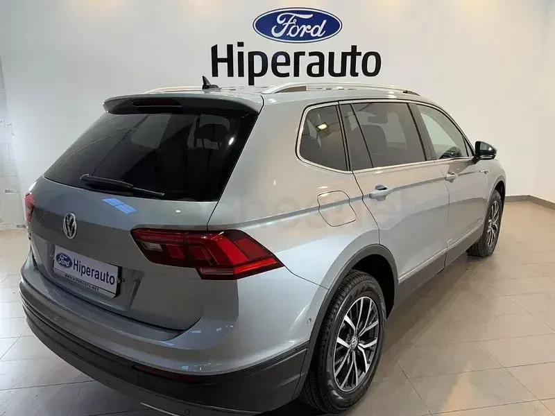 Usado VW Tiguan Allspace Advance 150 CV (110 kW) 2021 Gris / plata SUV