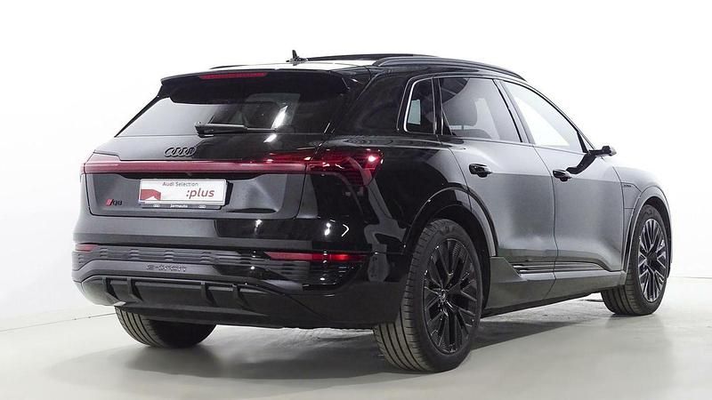 Usado Audi e-tron Sportback S-Line 300 kW (408 CV) 2023 Negro SUV