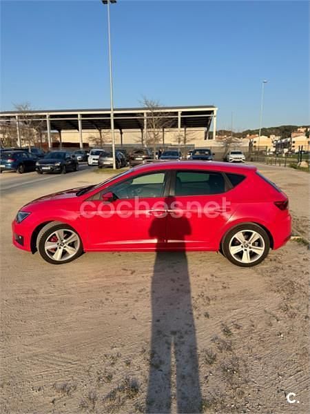 Usado Seat Leon FR 125 CV (91 kW) 2014 Rojo Berlina