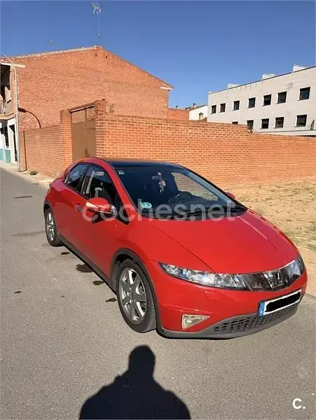 Usado Honda Civic Executive 140 CV (102 kW) 2006 Rojo Berlina
