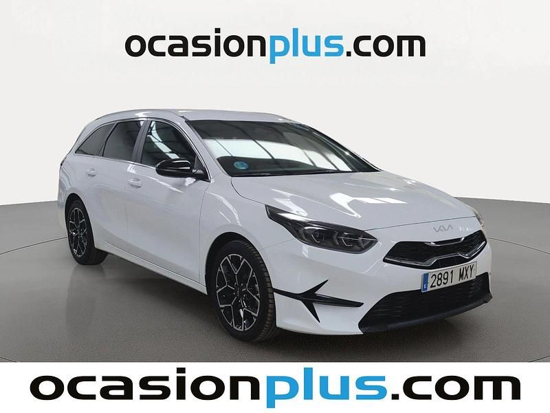 Usado Kia Ceed Style 100 CV (73 kW) 2025 Blanco Utilitario