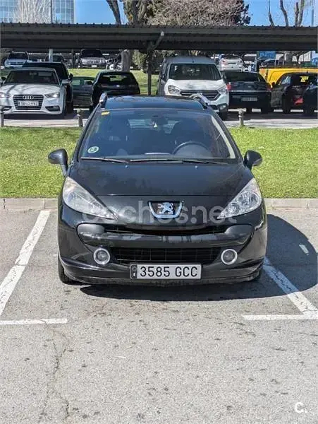 Usado Peugeot 207 90 CV (66 kW) 2008 Negro Familiar