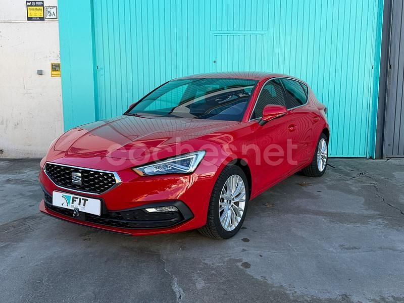 Rojo Usado 2021 Seat Leon XCELLENCE Berlina | 22.999 € (Un poco caro) - Imagen 1/4