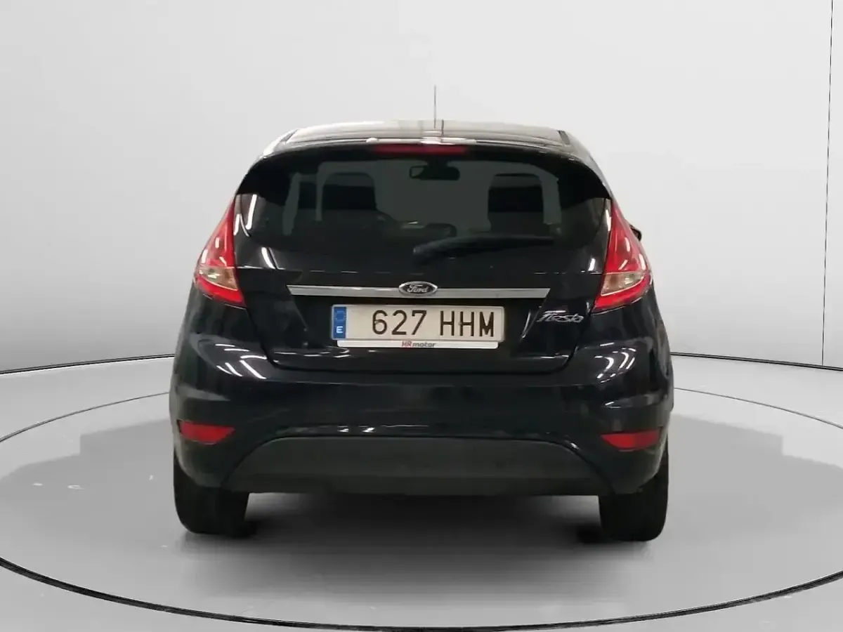 Usado Ford Fiesta Trend 97 CV (71 kW) 2011 Negro Utilitario