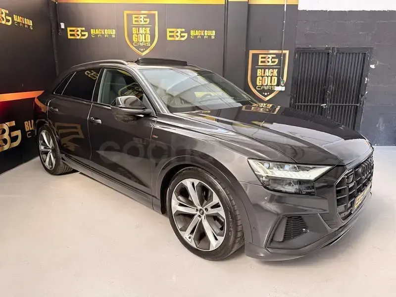 Usado Audi Q8 Competition 286 CV (210 kW) 2022 Gris / plata SUV