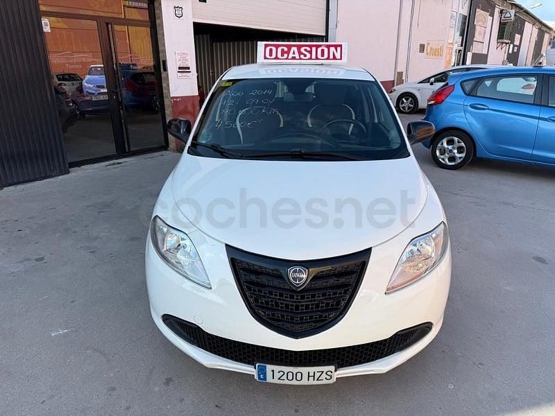 Usado Lancia Ypsilon 69 CV (50 kW) 2014 Blanco Utilitario