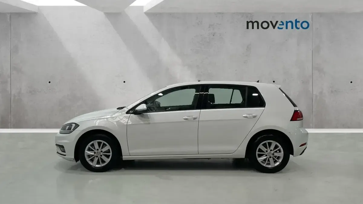 Używany VW Golf VII Edition 115 KM (84 kW) 2020 Biały Sedan/Limuzyna