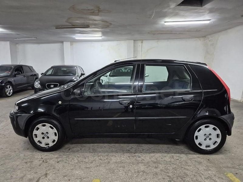 Usado Fiat Punto 60 CV (44 kW) 2000 Negro Utilitario