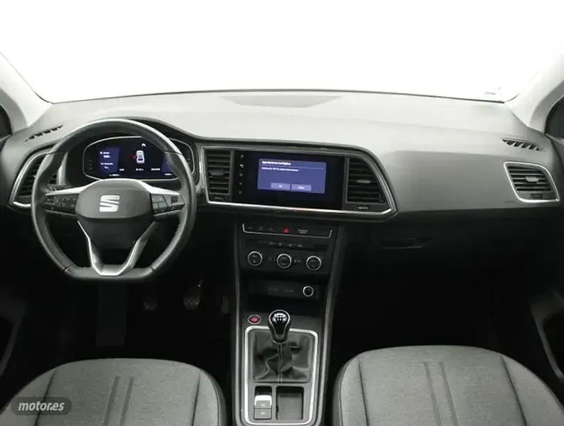 Usado Seat Ateca Style 150 CV (110 kW) 2025 Blanco SUV