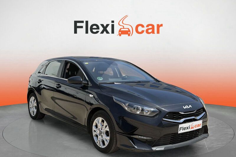 Usado Kia Ceed 160 CV (117 kW) 2022 Negro Utilitario