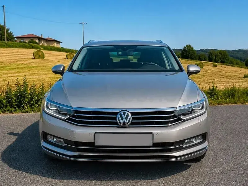 Usado VW Passat Sportline 190 CV (139 kW) 2015 Gris / plata Familiar