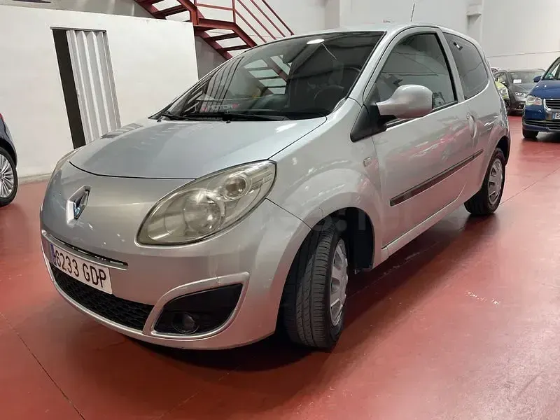 Usado Renault Twingo Authentique 65 CV (47 kW) 2007 Gris / plata Utilitario