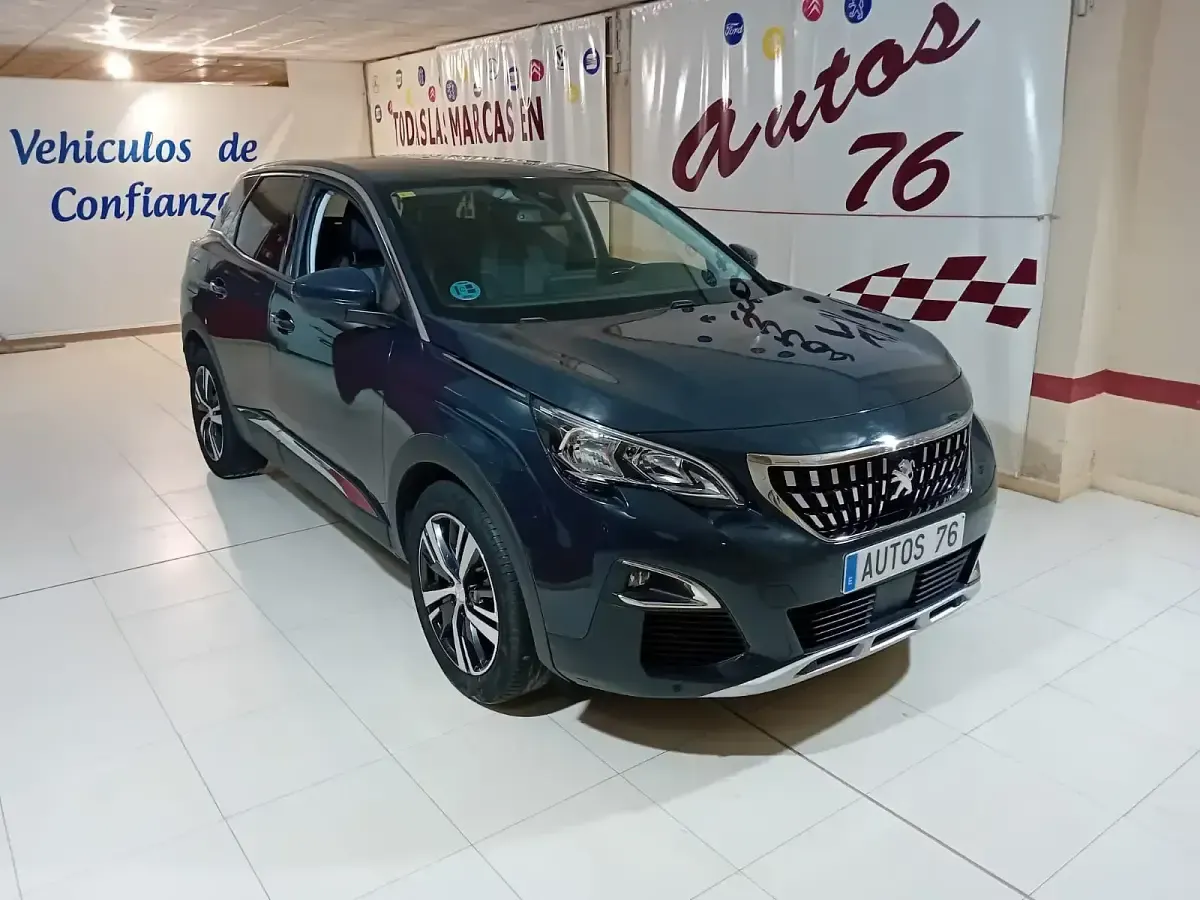 Usado Peugeot 3008 Active 130 CV (95 kW) 2021 Gris SUV
