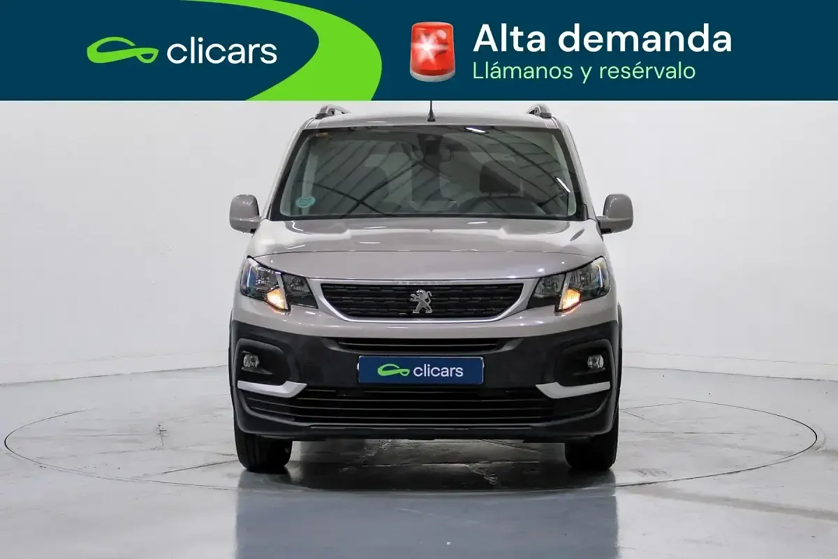 Usado Peugeot Rifter Active 100 CV (73 kW) 2019 Gris / plata Monovolumen