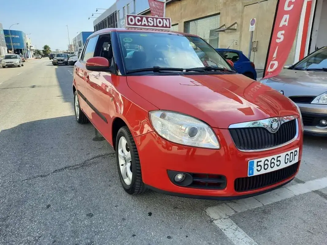 Usado Skoda Fabia SportLine 105 CV (77 kW) 2009 Rojo Utilitario