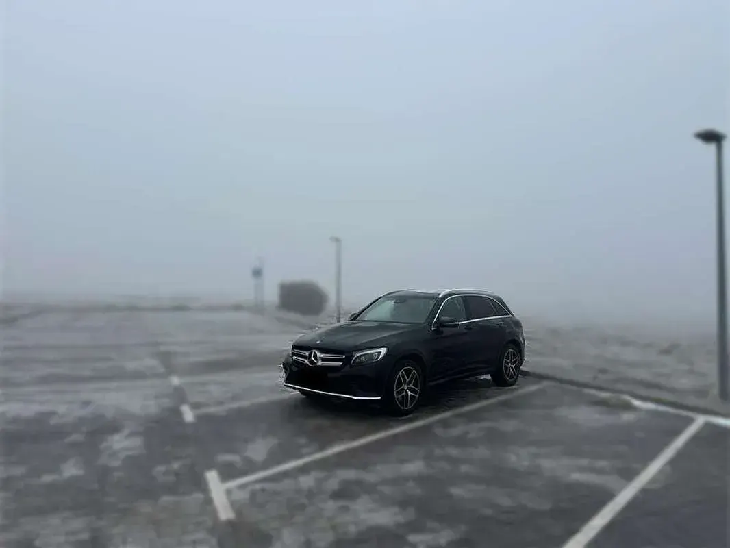Usado Mercedes GLC220 AMG line 170 CV (125 kW) 2016 Negro SUV