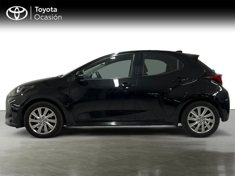 Usado Toyota Yaris Active 116 CV (85 kW) 2022 Negro Utilitario