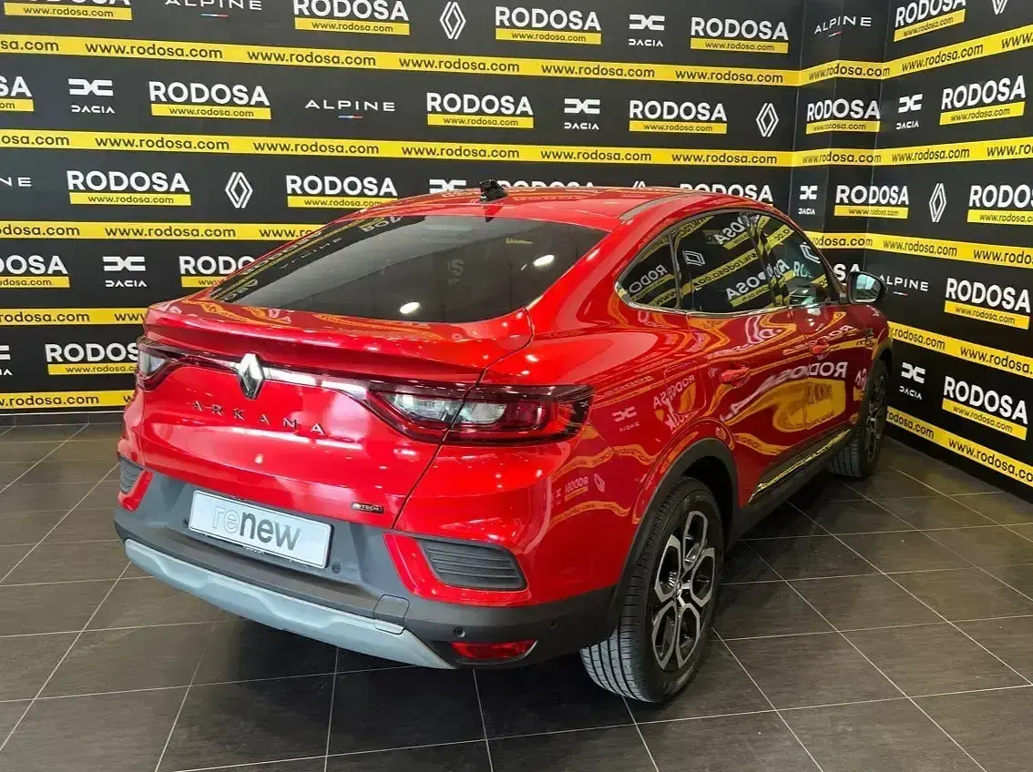 Usado Renault Arkana Techno 145 CV (106 kW) 2023 Rojo SUV