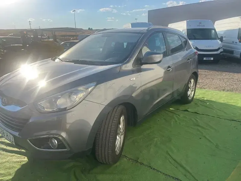 Usado Hyundai ix35 136 CV (100 kW) 2013 Gris / plata SUV
