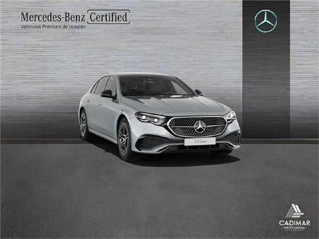 Usado Mercedes E300 313 CV (230 kW) 2024 Plata hightech