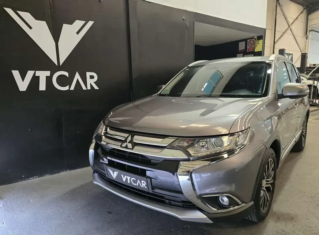 Usado Mitsubishi Outlander Motion 150 CV (110 kW) 2017 Gris SUV