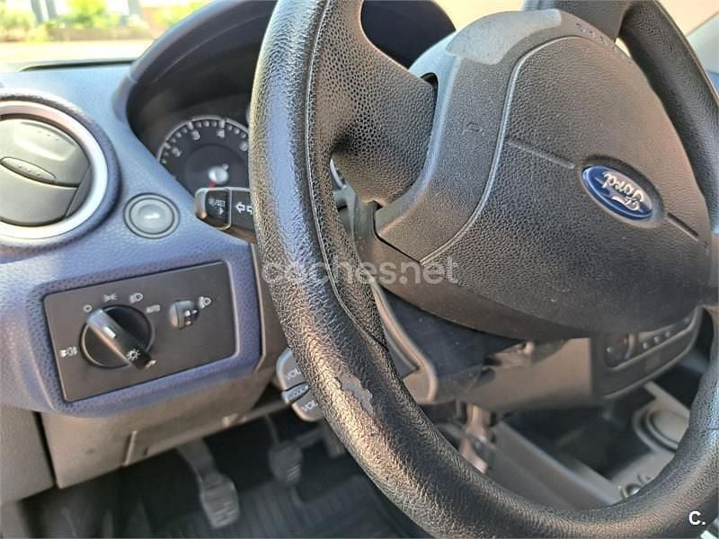 Usado Ford Fiesta 80 CV (58 kW) 2007 Azul Utilitario