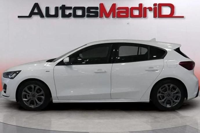 Usado Ford Focus ST-Line 126 CV (92 kW) 2022 Blanco Berlina