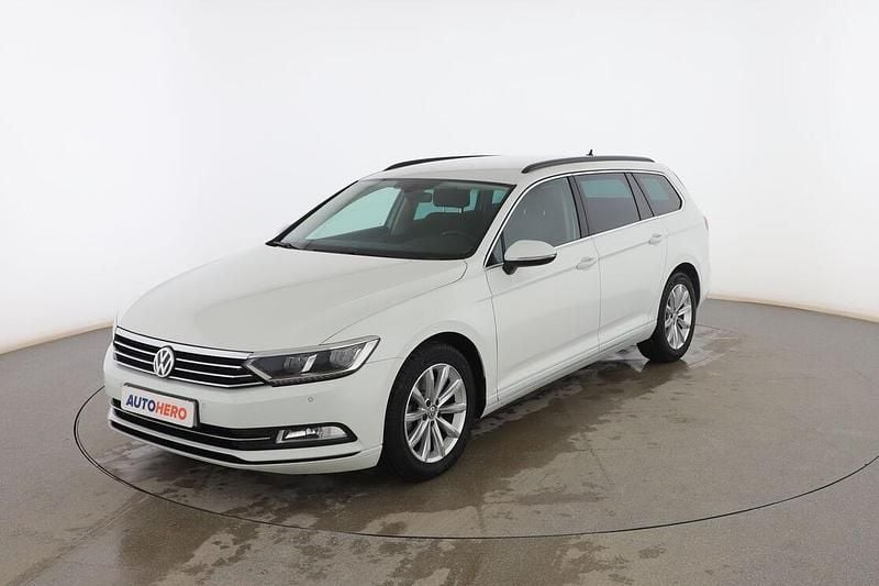 Blanco Usado 2016 VW Passat Advance Familiar | 16.799 € (Precio justo) - Imagen 1/3