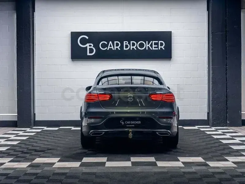 Usado Mercedes GLC250 204 CV (150 kW) 2017 Gris / plata SUV