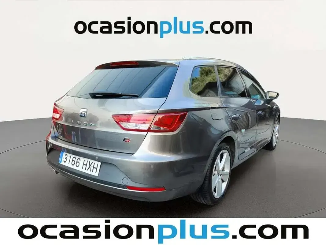 Usado Seat Leon ST FR 150 CV (110 kW) 2014 Gris Familiar