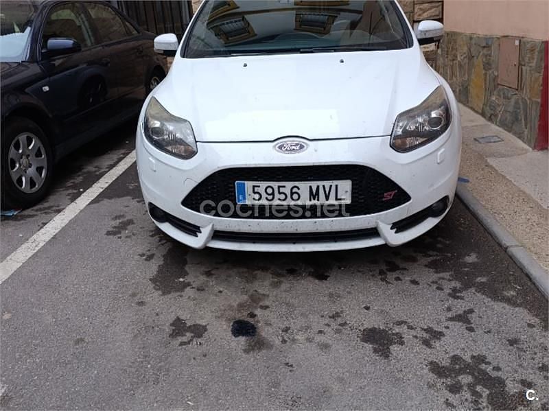 Käytetty Ford Focus ST 250 HP (183 kW) 2012 Valkoinen Sedan