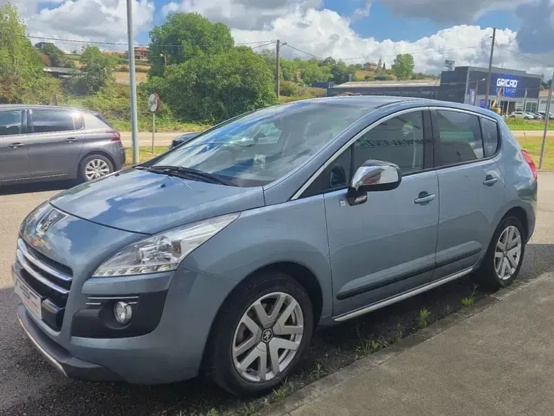 Usado Peugeot 3008 200 CV (147 kW) 2013 Azul Familiar