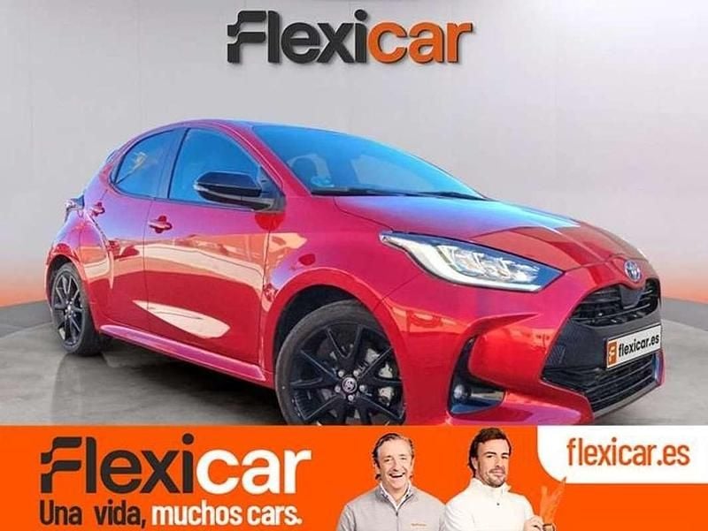 Rojo Usado 2024 Toyota Yaris Hybrid Style Utilitario | 18.990 € (Precio justo) - Imagen 1/4
