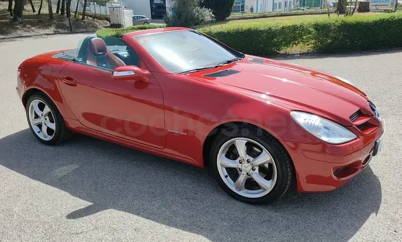 Usado Mercedes SLK200 163 CV (119 kW) 2005 Rojo Descapotable