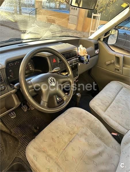 Begagnad VW Transporter 68 HK (50 kW) 2002 Grå Van